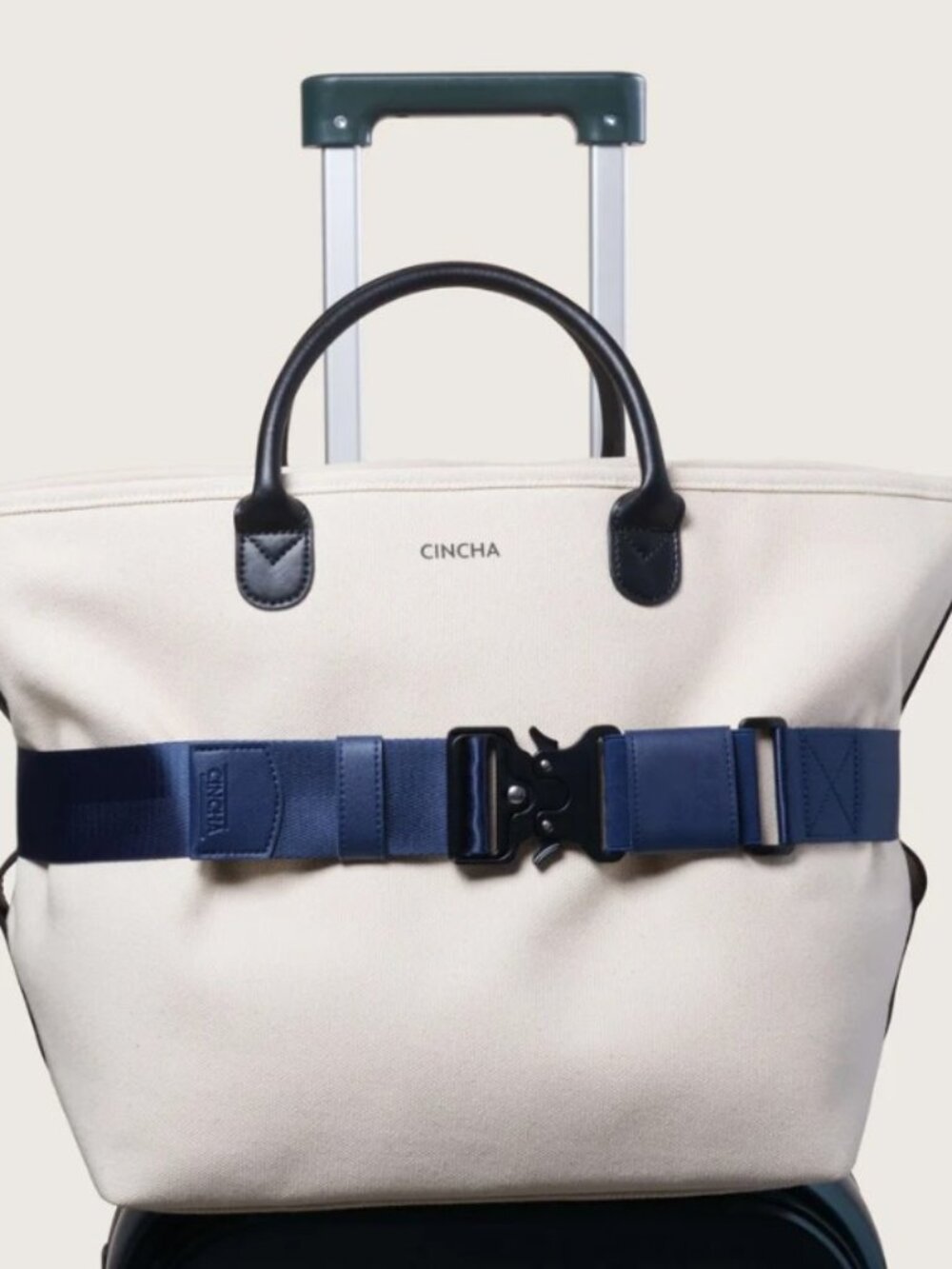NEW w/tag Cincha Adjustable Travel Strap NAVY Sold out on-line-Bag not included